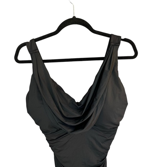 Miraclesuit - Black One-Piece Draped Neckline Swimsuit Sz XL - Picture 2 of 7